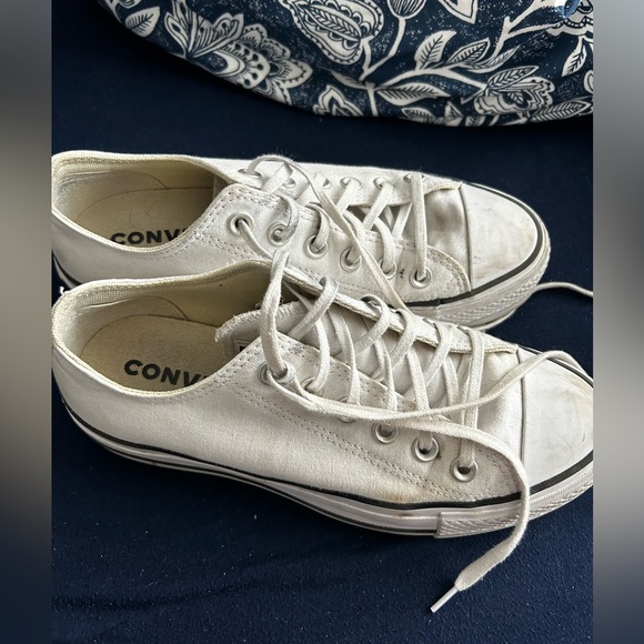 White low top platform converse - Picture 1 of 5